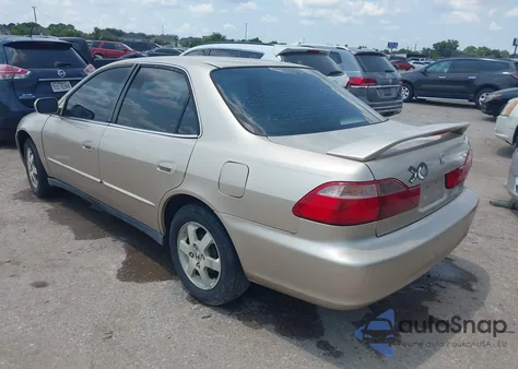 2000 Honda Accord 2.3 Se z USA, uszkodzony, nr VIN 1HGCG5678YA048587
